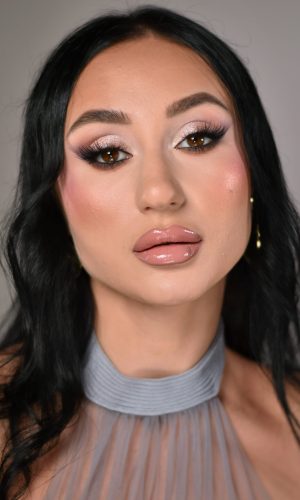 Makijaż wieczorowy – smokey eye – ujęcie z profilu – Delamakeup Kraków